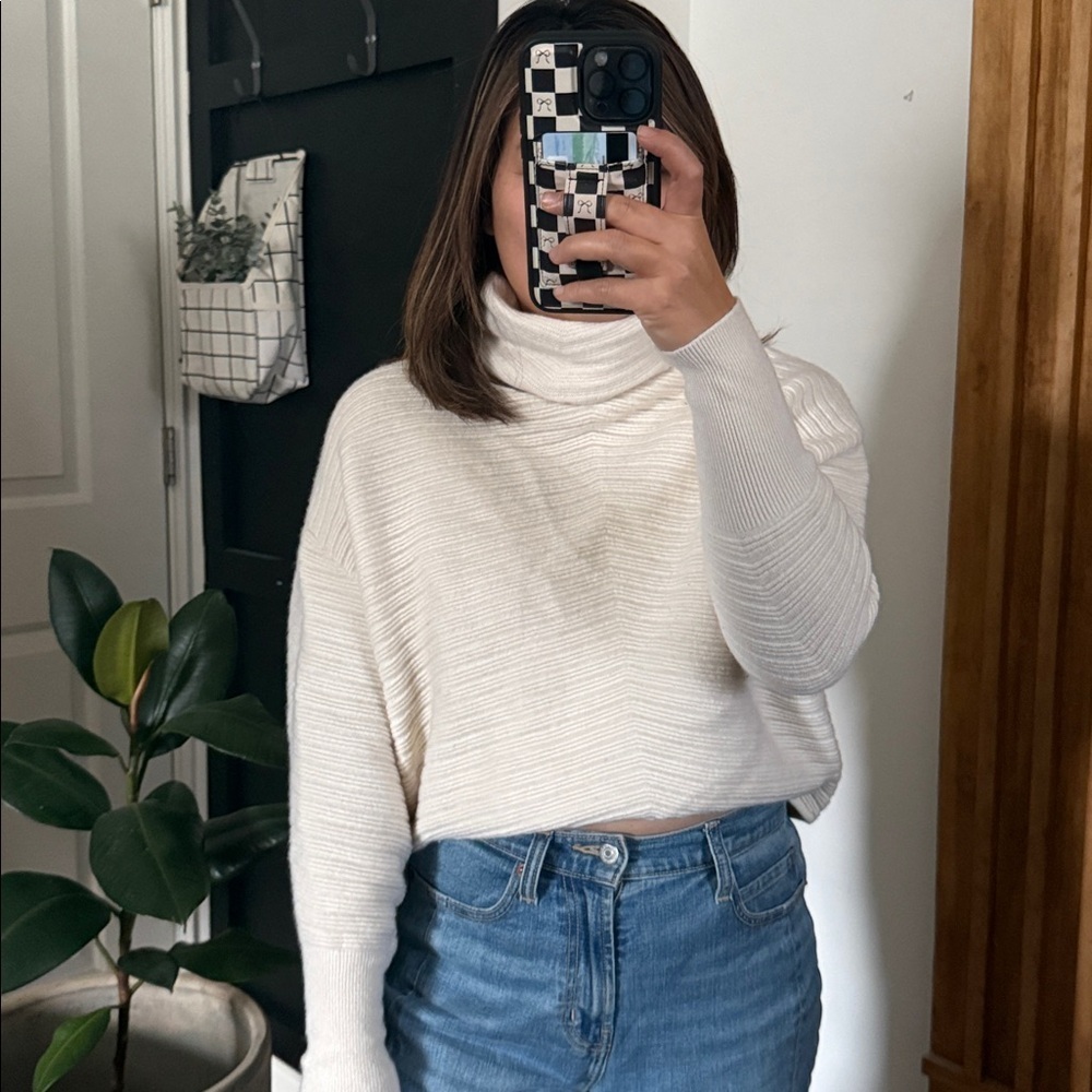 Nordstrom Signature 100% cashmere Cropped Mock Neck Sweater. Size M - Picture 8 of 11